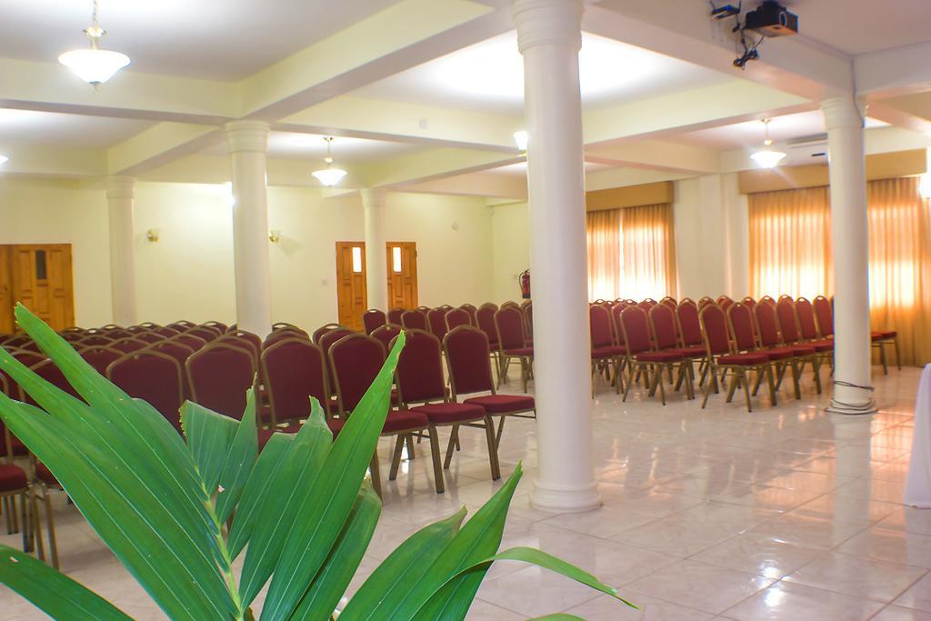 Hotel Alexandrina Kingstown Exterior photo