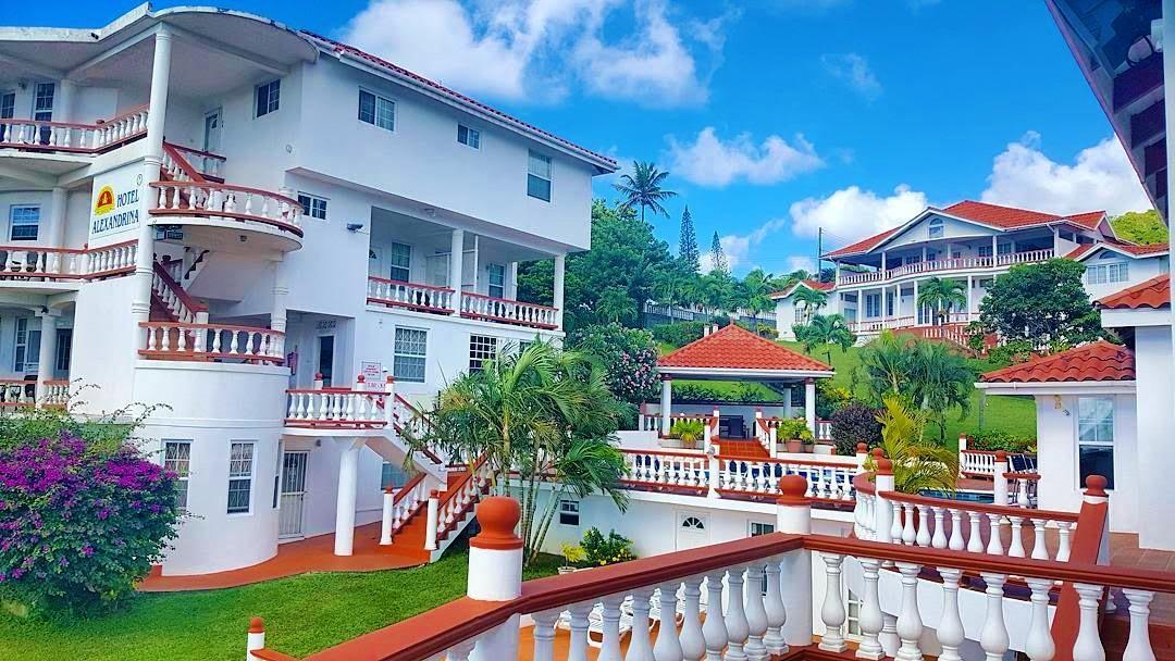 Hotel Alexandrina Kingstown Exterior photo
