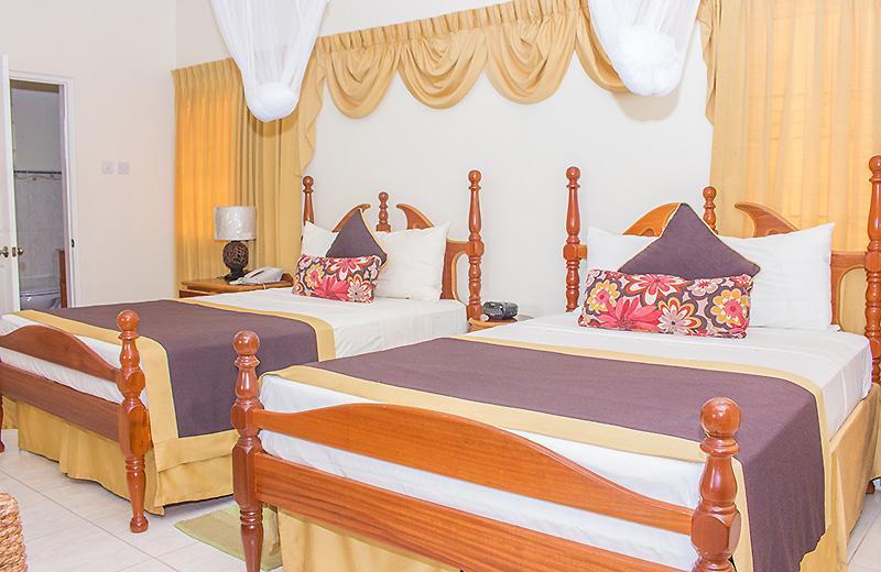 Hotel Alexandrina Kingstown Exterior photo